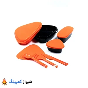 تعداد در پک: ظرف مثلثی با درب، ظرف مثلثی کوچک، ظرف مثلی بیضی، تخته، ست قاشق چنگال کارد