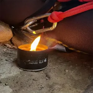 شمع نجات الیت در حالت روشن و استفاده